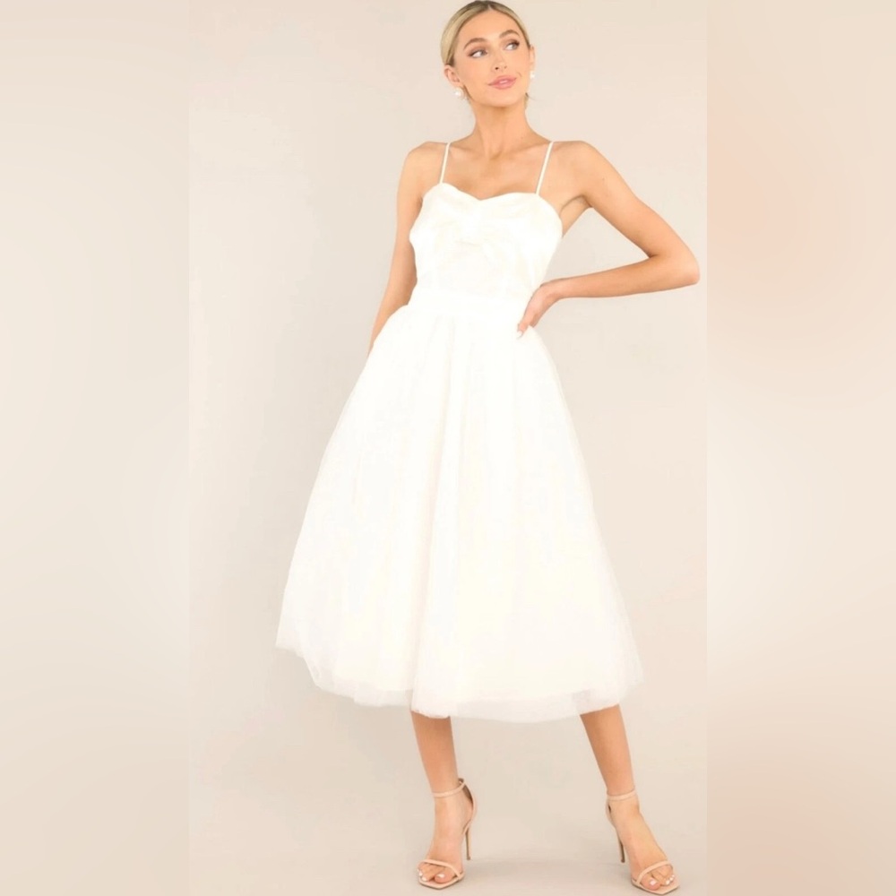 Aura Dance on air white tulle midi dress